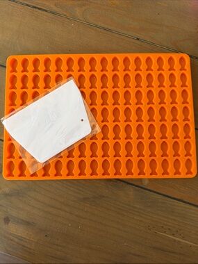 112 Cavities Mini Fish Silicone Mold
